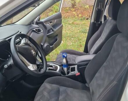 Белый Ниссан Rogue, объемом двигателя 2.49 л и пробегом 214 тыс. км за 13500 $, фото 11 на Automoto.ua