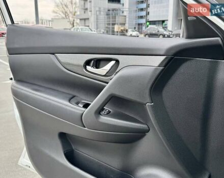 Белый Ниссан Rogue, объемом двигателя 2.5 л и пробегом 151 тыс. км за 15300 $, фото 30 на Automoto.ua