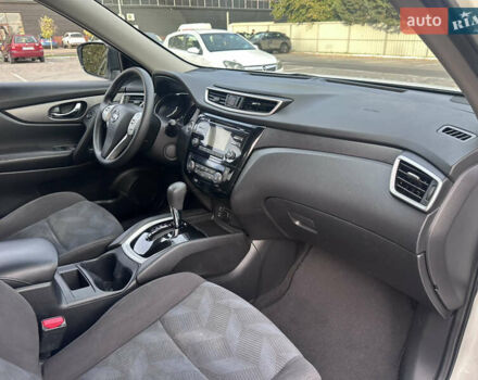 Белый Ниссан Rogue, объемом двигателя 2.5 л и пробегом 165 тыс. км за 10900 $, фото 19 на Automoto.ua