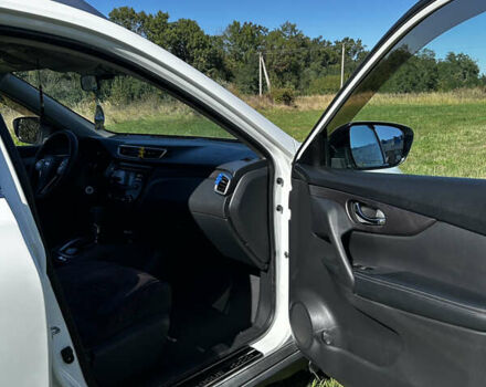 Білий Ніссан Rogue, об'ємом двигуна 2.49 л та пробігом 123 тис. км за 13200 $, фото 12 на Automoto.ua