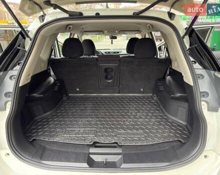 Белый Ниссан Rogue, объемом двигателя 2.5 л и пробегом 130 тыс. км за 11999 $, фото 19 на Automoto.ua