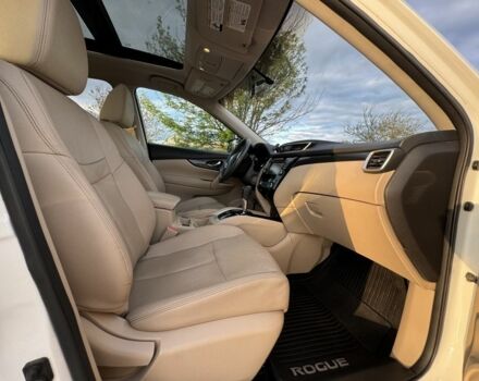Ніссан Rogue 2016 у Києві на Automoto.ua Білий Ніссан Rogue, об'ємом двигуна 2.5 л та пробігом 115 тис. км за 14500 $, фото 5 на Automoto.ua