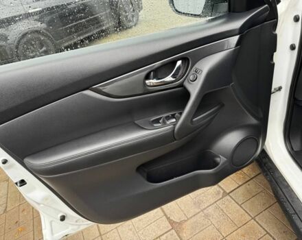 Белый Ниссан Rogue, объемом двигателя 2.5 л и пробегом 166 тыс. км за 12700 $, фото 6 на Automoto.ua