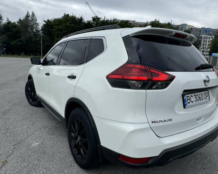 Белый Ниссан Rogue, объемом двигателя 2.5 л и пробегом 248 тыс. км за 14100 $, фото 4 на Automoto.ua