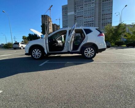 Белый Ниссан Rogue, объемом двигателя 2.5 л и пробегом 64 тыс. км за 15000 $, фото 4 на Automoto.ua