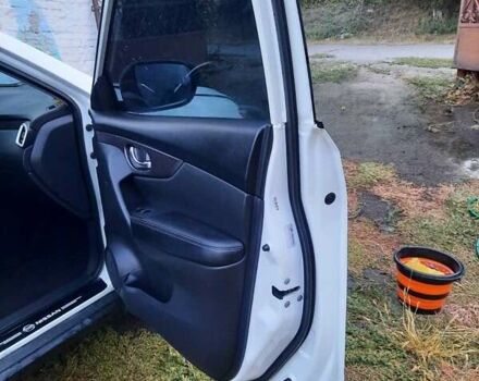 Белый Ниссан Rogue, объемом двигателя 2.49 л и пробегом 186 тыс. км за 13999 $, фото 19 на Automoto.ua