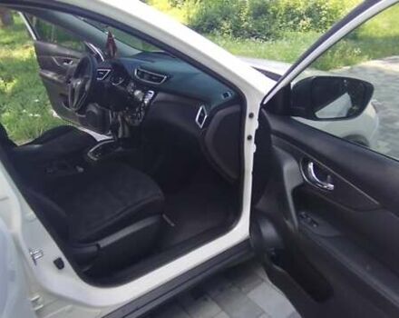 Белый Ниссан Rogue, объемом двигателя 2.49 л и пробегом 161 тыс. км за 12800 $, фото 19 на Automoto.ua