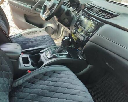 Белый Ниссан Rogue, объемом двигателя 2.49 л и пробегом 160 тыс. км за 15500 $, фото 3 на Automoto.ua