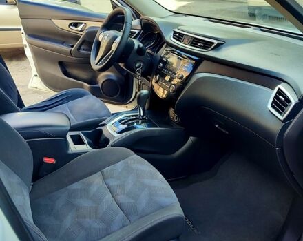 Белый Ниссан Rogue, объемом двигателя 2.5 л и пробегом 223 тыс. км за 10800 $, фото 2 на Automoto.ua