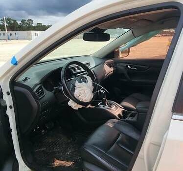 Белый Ниссан Rogue, объемом двигателя 2.49 л и пробегом 132 тыс. км за 11300 $, фото 4 на Automoto.ua