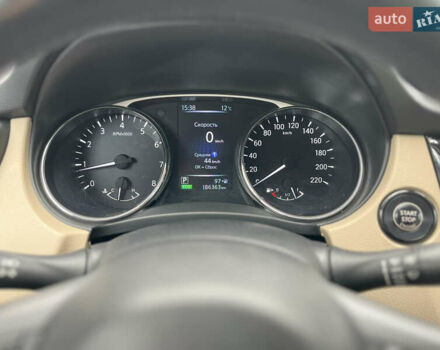 Белый Ниссан Rogue, объемом двигателя 2.49 л и пробегом 186 тыс. км за 16000 $, фото 10 на Automoto.ua