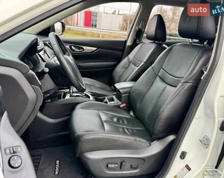 Белый Ниссан Rogue, объемом двигателя 2.5 л и пробегом 151 тыс. км за 15300 $, фото 17 на Automoto.ua