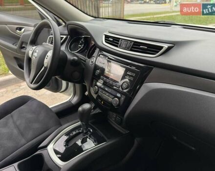 Белый Ниссан Rogue, объемом двигателя 2.5 л и пробегом 130 тыс. км за 11999 $, фото 22 на Automoto.ua