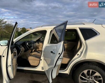 Белый Ниссан Rogue, объемом двигателя 0 л и пробегом 115 тыс. км за 14500 $, фото 6 на Automoto.ua