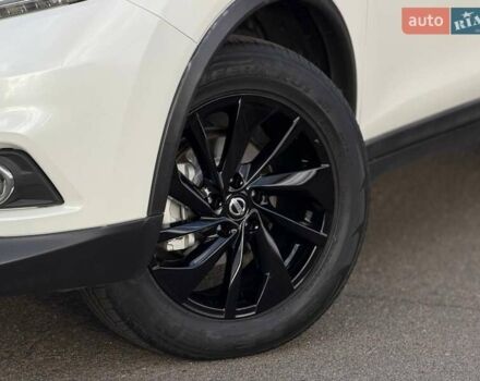 Белый Ниссан Rogue, объемом двигателя 2.5 л и пробегом 112 тыс. км за 15000 $, фото 6 на Automoto.ua