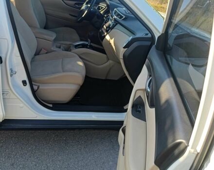 Белый Ниссан Rogue, объемом двигателя 2.5 л и пробегом 69 тыс. км за 16500 $, фото 4 на Automoto.ua