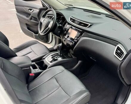 Белый Ниссан Rogue, объемом двигателя 2.5 л и пробегом 151 тыс. км за 15300 $, фото 19 на Automoto.ua