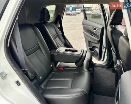 Белый Ниссан Rogue, объемом двигателя 2.5 л и пробегом 151 тыс. км за 15300 $, фото 22 на Automoto.ua