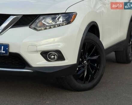 Белый Ниссан Rogue, объемом двигателя 2.5 л и пробегом 112 тыс. км за 15000 $, фото 4 на Automoto.ua