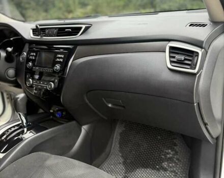 Белый Ниссан Rogue, объемом двигателя 2.49 л и пробегом 129 тыс. км за 13700 $, фото 14 на Automoto.ua