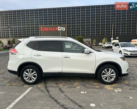 Белый Ниссан Rogue, объемом двигателя 2.5 л и пробегом 165 тыс. км за 10900 $, фото 6 на Automoto.ua
