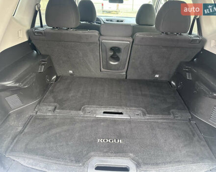 Белый Ниссан Rogue, объемом двигателя 2.5 л и пробегом 165 тыс. км за 10900 $, фото 15 на Automoto.ua