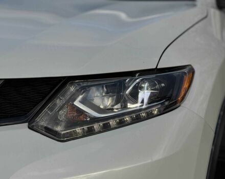 Белый Ниссан Rogue, объемом двигателя 2.5 л и пробегом 112 тыс. км за 15000 $, фото 3 на Automoto.ua