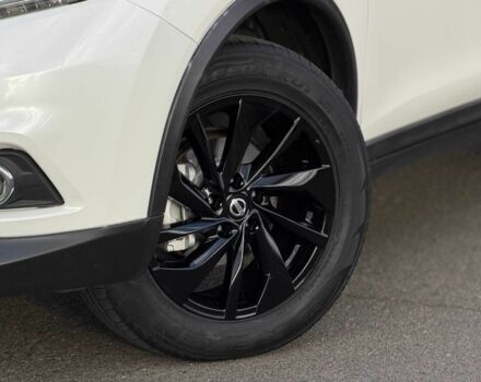 Белый Ниссан Rogue, объемом двигателя 2.5 л и пробегом 112 тыс. км за 15000 $, фото 4 на Automoto.ua