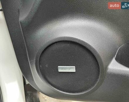 Білий Ніссан Rogue, об'ємом двигуна 2.5 л та пробігом 155 тис. км за 14000 $, фото 10 на Automoto.ua