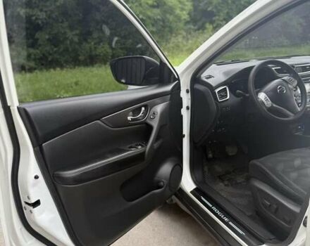 Белый Ниссан Rogue, объемом двигателя 2.49 л и пробегом 129 тыс. км за 13700 $, фото 18 на Automoto.ua