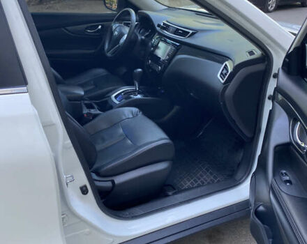 Белый Ниссан Rogue, объемом двигателя 2.5 л и пробегом 110 тыс. км за 16000 $, фото 4 на Automoto.ua