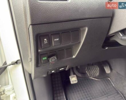 Белый Ниссан Rogue, объемом двигателя 2.5 л и пробегом 130 тыс. км за 11999 $, фото 17 на Automoto.ua