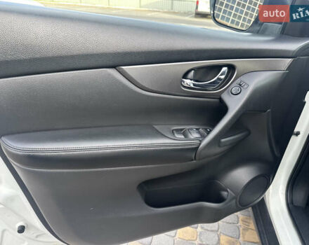 Белый Ниссан Rogue, объемом двигателя 2.5 л и пробегом 165 тыс. км за 10900 $, фото 11 на Automoto.ua