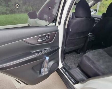 Белый Ниссан Rogue, объемом двигателя 2.49 л и пробегом 129 тыс. км за 13700 $, фото 24 на Automoto.ua