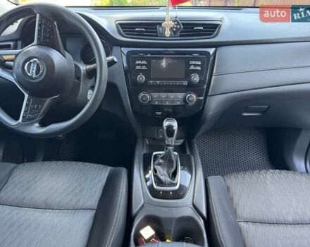 Белый Ниссан Rogue, объемом двигателя 2.49 л и пробегом 137 тыс. км за 12500 $, фото 7 на Automoto.ua