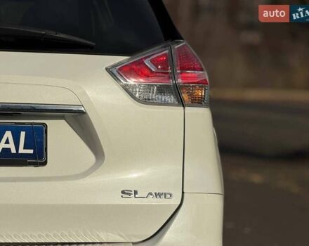 Белый Ниссан Rogue, объемом двигателя 2.5 л и пробегом 112 тыс. км за 15000 $, фото 24 на Automoto.ua