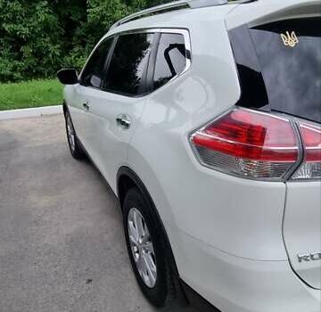 Белый Ниссан Rogue, объемом двигателя 2.49 л и пробегом 129 тыс. км за 13700 $, фото 9 на Automoto.ua