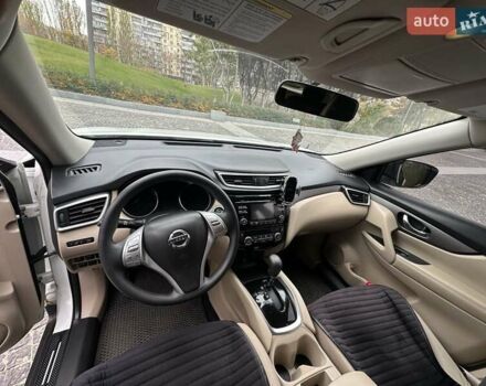 Белый Ниссан Rogue, объемом двигателя 2.49 л и пробегом 174 тыс. км за 13800 $, фото 7 на Automoto.ua