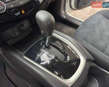 Белый Ниссан Rogue, объемом двигателя 2.5 л и пробегом 130 тыс. км за 11999 $, фото 13 на Automoto.ua