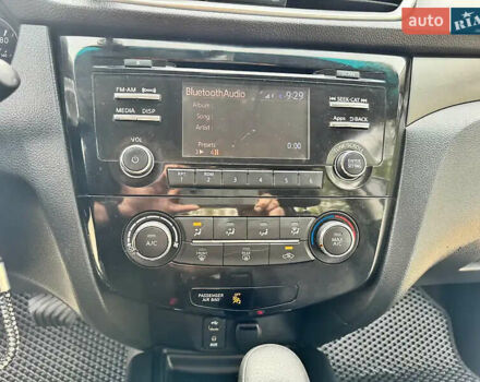 Белый Ниссан Rogue, объемом двигателя 2.49 л и пробегом 186 тыс. км за 13999 $, фото 16 на Automoto.ua