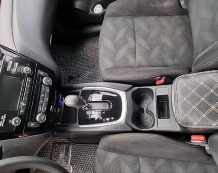 Белый Ниссан Rogue, объемом двигателя 2.49 л и пробегом 129 тыс. км за 13700 $, фото 20 на Automoto.ua