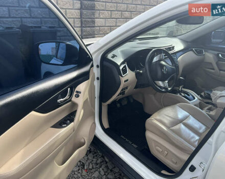 Белый Ниссан Rogue, объемом двигателя 2.49 л и пробегом 163 тыс. км за 12000 $, фото 2 на Automoto.ua