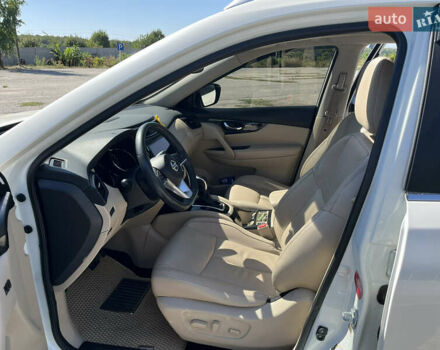 Белый Ниссан Rogue, объемом двигателя 2.49 л и пробегом 186 тыс. км за 16000 $, фото 5 на Automoto.ua