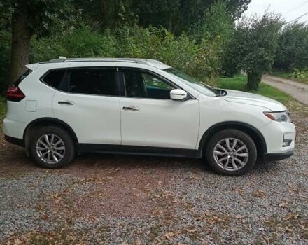 Белый Ниссан Rogue, объемом двигателя 2.5 л и пробегом 115 тыс. км за 15255 $, фото 2 на Automoto.ua