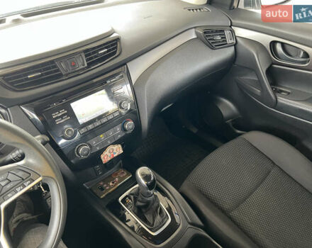 Белый Ниссан Rogue, объемом двигателя 2 л и пробегом 114 тыс. км за 14299 $, фото 8 на Automoto.ua