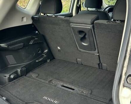 Ниссан Rogue 2017 в Киеве на Automoto.ua Белый Ниссан Rogue, объемом двигателя 2.49 л и пробегом 119 тыс. км за 13952 $, фото 16 на Automoto.ua