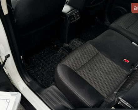 Белый Ниссан Rogue, объемом двигателя 2.5 л и пробегом 120 тыс. км за 13900 $, фото 13 на Automoto.ua