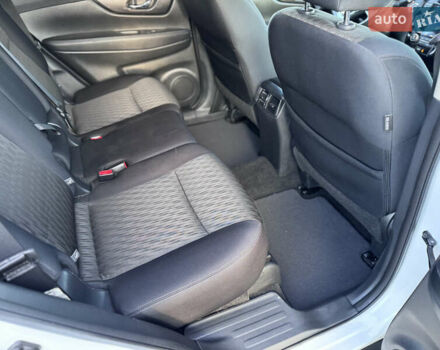 Белый Ниссан Rogue, объемом двигателя 2.5 л и пробегом 151 тыс. км за 14300 $, фото 45 на Automoto.ua