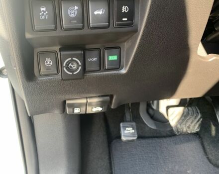 Белый Ниссан Rogue, объемом двигателя 2.5 л и пробегом 105 тыс. км за 15000 $, фото 3 на Automoto.ua