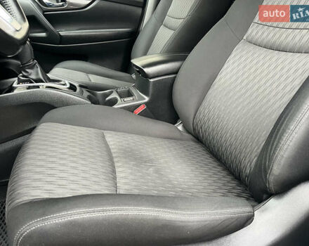 Белый Ниссан Rogue, объемом двигателя 2.5 л и пробегом 120 тыс. км за 14300 $, фото 26 на Automoto.ua